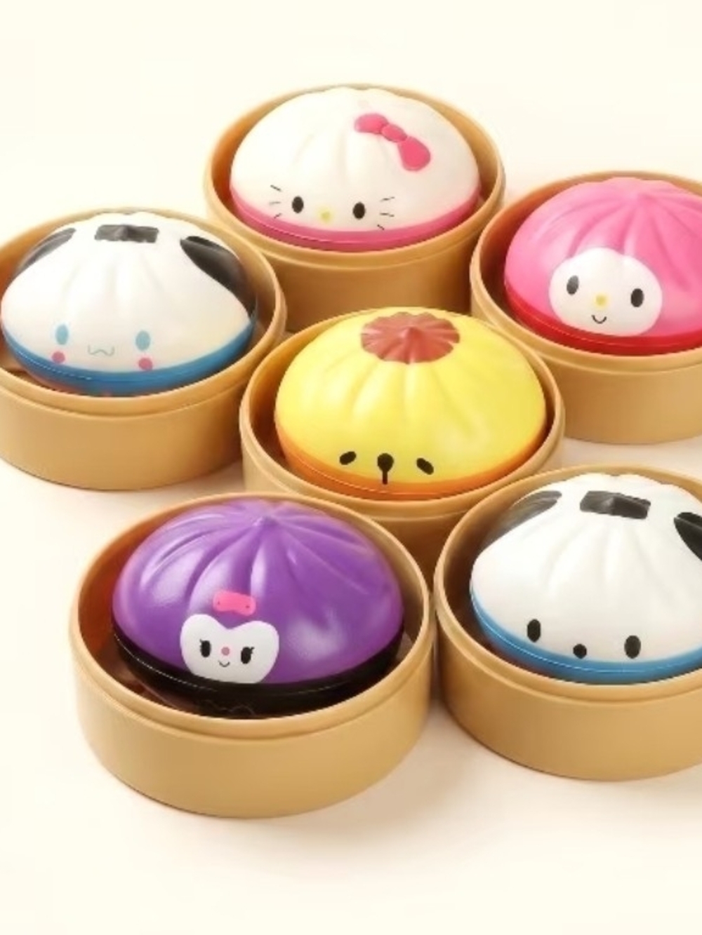 Hello Kitty Sanrio Mystery Squishy - 1 Mystery Box